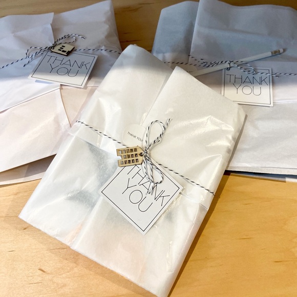 Welcome to my closet! Like me to receive updates! - Picture 2 of 8